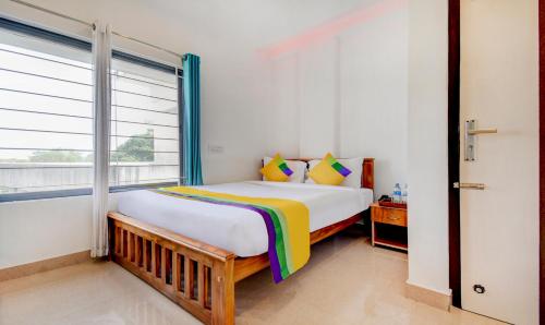 Itsy Hotels Vijaya Comforts, With Bar & Restaurant - Baichanalli