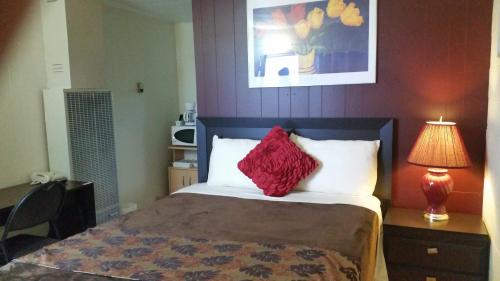 West Castle Motel