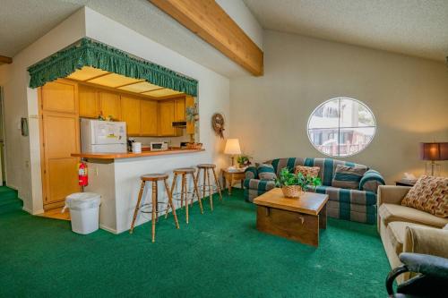 Mountain Haven Condo - image 7