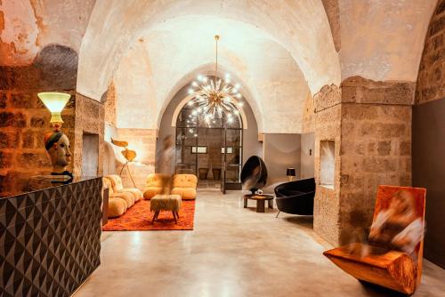 Ricci Rooms, Maglie