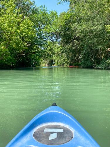 Geronimo Creek Retreat Glamping Cabin #3 - image 2