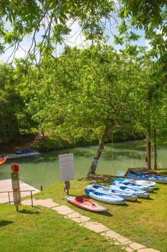 Geronimo Creek Retreat Glamping Cabin #5 - image 7