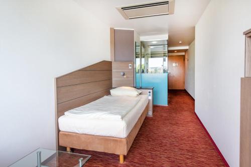 Single room, superior, river view
