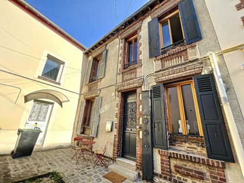 入口, Maison de ville - Paris en 15 mn ! - 4 pers- 1 bébé - Vintage & Music ! (Maison de ville - Paris en 15 mn ! - 4 pers- 1 bebe - Vintage & Music !) in 薩爾塞爾