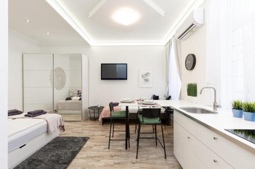 Budapest Holidays Residence - image 8