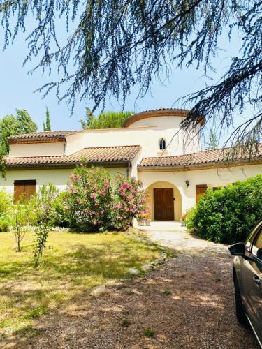 Élégante Villa dans un écrin de verdure gîte à louer Revel