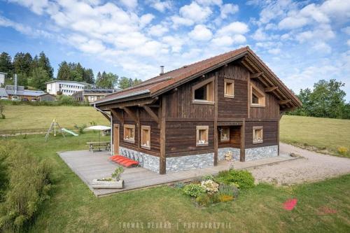 Le Domaine des Fleurs - Chalet La Reine des Prés