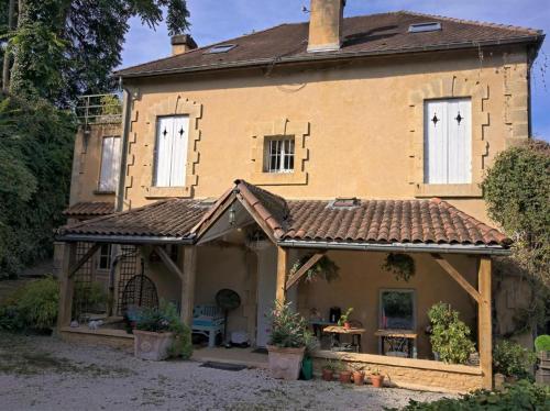 Résidence Les Trois Jardins avec WIFI et Parking gratuit Résidence Les Trois Jardins avec WIFI et Parking gratuit