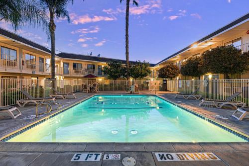 Motel 6-Temecula, CA - Historic Old Town in Temecula, USA