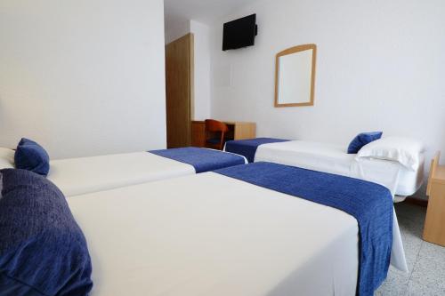 Double or Twin Room with Sea View (2 Adults + 1 Child)