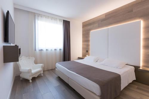 Photo - City Hotel & Suites