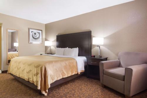 Quality Inn Magnolia - image 6