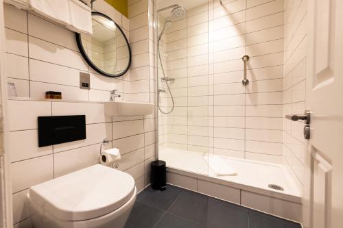 Byron Hotel - image 12