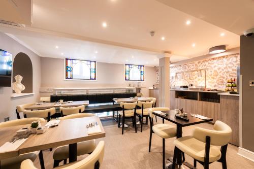 Byron Hotel - image 13