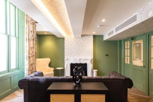 Byron Hotel - image 5