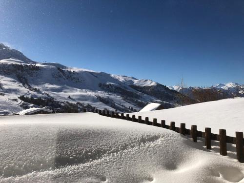 Appartement avec terrasse magnifique vue montagne