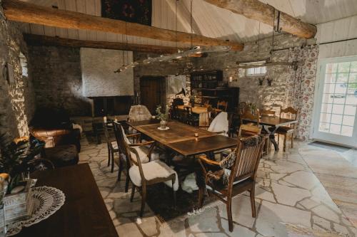 Banquet hall, Muhu Tonise Talu in Padaste