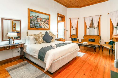 Ravenscliff Manor Room Type -  Double Room