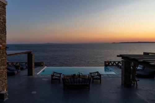 VILLA CARPE DIEM: sea & sunset view in Kea island