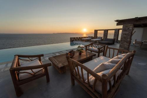 VILLA CARPE DIEM: sea & sunset view in Kea island