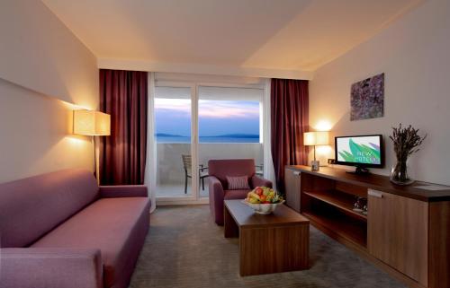 Suite with Balcony and Sea View