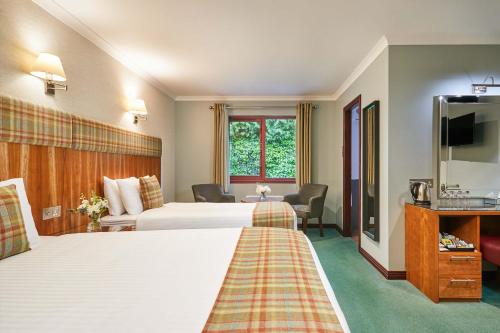 Clan Macduff Hotel - main image