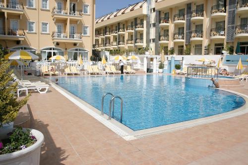 Hotel Sinatra - All Inclusive – khách sạn tại Camyuva