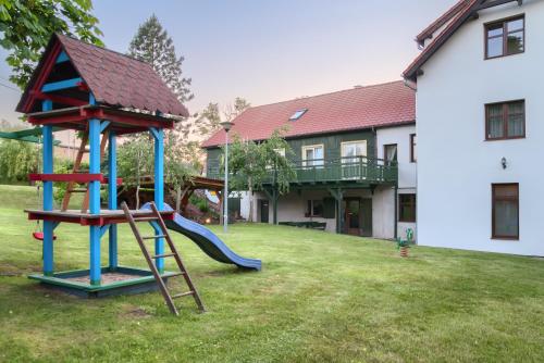 外部景觀, 高崎尼蘇倫呢多梅克旅館 (Gosciniec Zielony Domek) in 姆龍戈沃