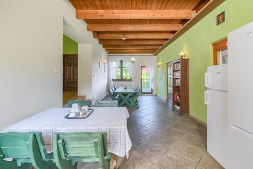 設施, 高崎尼蘇倫呢多梅克旅館 (Gosciniec Zielony Domek) in 姆龍戈沃