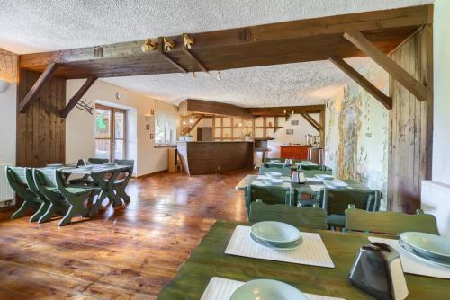 餐飲選擇, 高崎尼蘇倫呢多梅克旅館 (Gosciniec Zielony Domek) in 姆龍戈沃