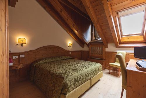 Standard Double or Twin Room - Attic