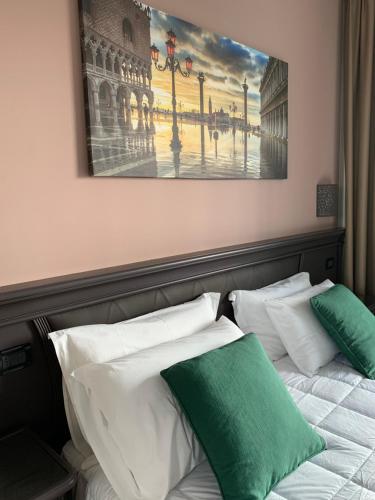 Park Hotel Cellini - Tap to explore photos