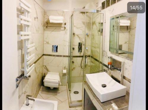 parisa suite Room Type - Deluxe Double Room with Shower