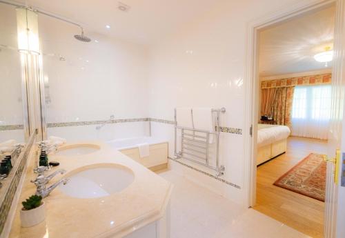 The Dixcart Hotel The Dixcart Hotel