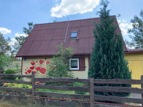 Viesnīcas āriene, Makowy domek in Lipusz