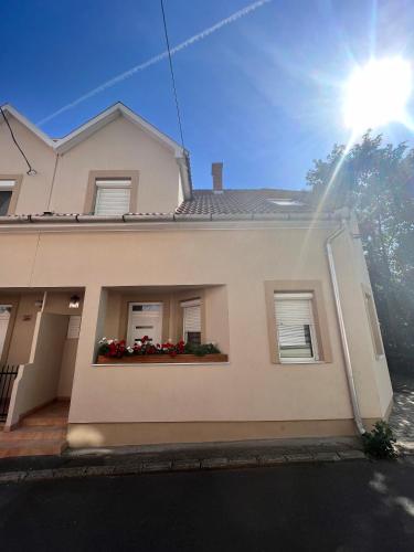 Kisvolgy House - Eger