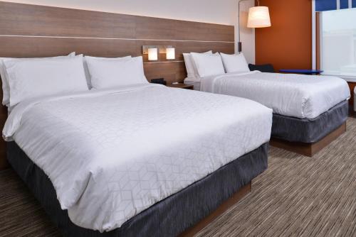 Holiday Inn Express & Suites - Marshalltown, an IHG Hotel