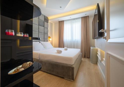 One-Bedroom Apartment image 9