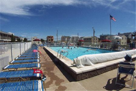 Swimming pool, Sea Spray Motel in Beach Haven (NJ)