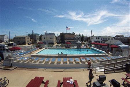 Swimming pool, Sea Spray Motel in Beach Haven (NJ)