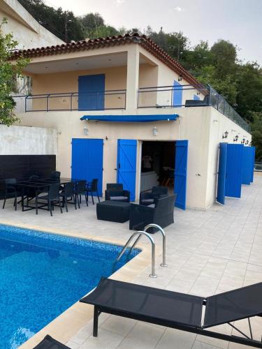 Spacieuse Villa Niçoise au calme avec piscine