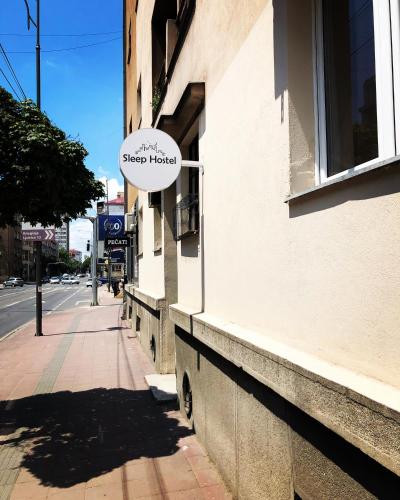 A szálláshely kívülről, Sleep Hostel in Nyis