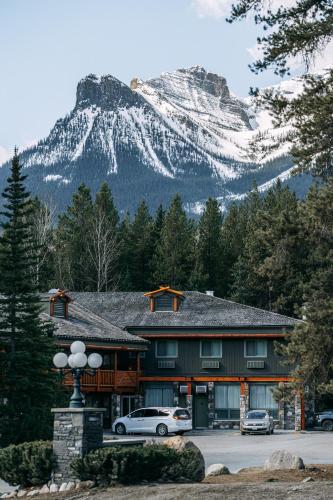 . Mountaineer Lodge