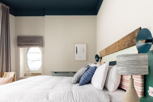 Selina Brighton - image 14