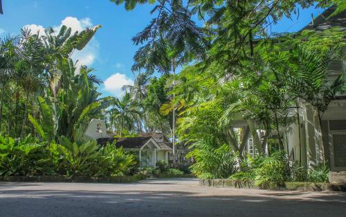 Landmark House & Cottage