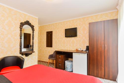 Double Room with Balcony image 5