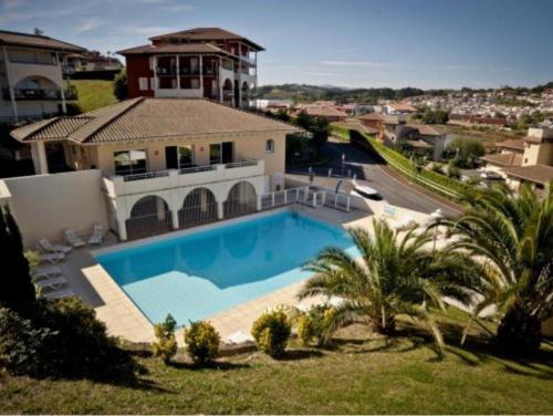 Superbe appartement en résidence avec piscine