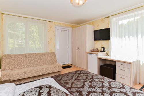 Family Room with Terrace image 10
