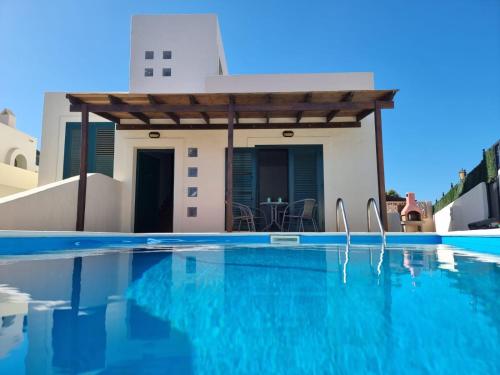 Villa con piscina cerca de las dunas de corralejo