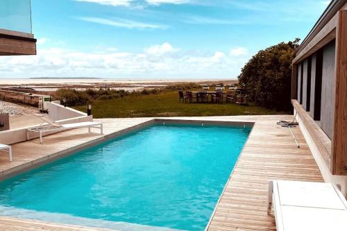 Villa piscine vue mer et accès plage de Chatelaillon gîte à louer Poitou-Charentes